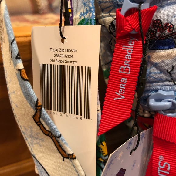 NWT Vera Bradley Peanuts Triple Zip Hipster Crossbody Bag - Picture 8 of 8